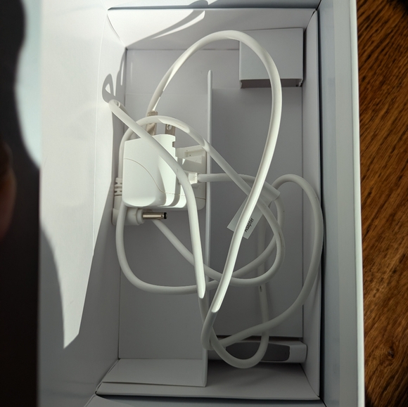 NuFace Mini toning device - Picture 5 of 5